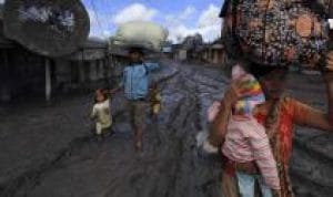 Pengungsi Sinabung minta dibuatkan bilik cinta di pengungsian