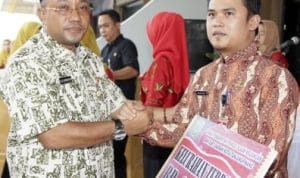 Pejabat dan Staf Pemko Tanjungpinang Dapat memberikan Contoh Dalam Membayar Pajak Pejabat dan Staf Pemko Tanjungpinang Dapat memberikan Contoh Dalam Membayar Pajak