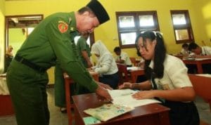 Wawako Beri Semangat dan Motivasi Pada Peserta UN Wawako Beri Semangat dan Motivasi Pada Peserta UN