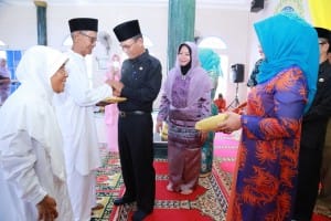 50 Peserta Lansia Ikuti Khataman Massal Metode Iqra