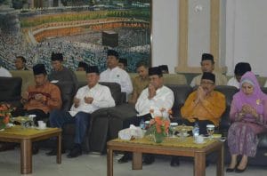 Wakil Bupati Drs. Khazalik Hadiri Pelepasan Jemaah Calon Haji di Batam Wakil Bupati Drs. Khazalik Hadiri Pelepasan Jemaah Calon Haji di Batam