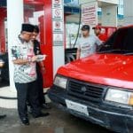 Walikota Sidak SPBU Batu 10, Mobil Kabur Dari Antrian Walikota Sidak SPBU Batu 10, Mobil Kabur Dari Antrian