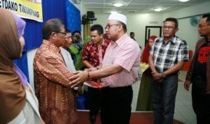 Akhirnya, Warga Jalan Salam Terima Dokumen Kepemilikan Lahan Akhirnya, Warga Jalan Salam Terima Dokumen Kepemilikan Lahan