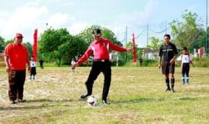 Mencari Bibit Pesepakbola Melalui Ajang Kompetisi Sepakbola Pelajar Tingkat SD Mencari Bibit Pesepakbola Melalui Ajang Kompetisi Sepakbola Pelajar Tingkat SD