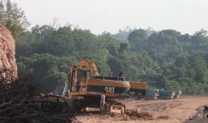 Pemotongan Bukit Resahkan Warga Kampung Tua Tanjung Riau Pemotongan Bukit Resahkan Warga Kampung Tua Tanjung Riau