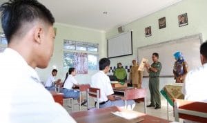Wabup Bintan Tinjau UN di SMKN 2