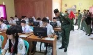 Wakil Walikota Tinjau Pelaksanaan UN Berbasis Online di SMKN I
