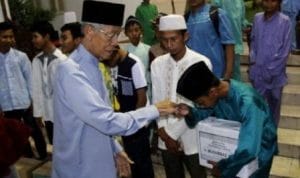 Gubernur Kepri Berbagi Dengan Anak Yatim