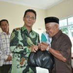 Para Lansia di Kecamatan ToapayaTerima Bantuan Sembako Para Lansia di Kecamatan ToapayaTerima Bantuan Sembako
