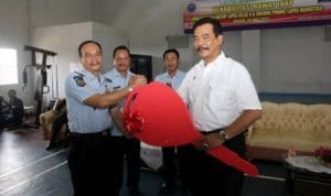 Wakil Gubernur Kepri Serahkan Satu Unit Mobil Ambulans ke Lapas Barelang