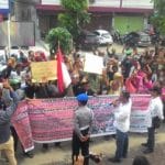 Tuntutan Ratusan Warga Km.15, Atas Tanah Terlantar Yang Telah di Garap Warga Tuntutan Ratusan Warga Km.15, Atas Tanah Terlantar Yang Telah di Garap Warga