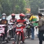 Peduli Kabut Asap, LPKSM dan Beberapa Media di Tanjungpinang Bagikan 500 Masker