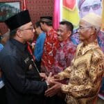 Pemko Tanjungpinang, Serahkan Insentif Triwulan IV Kepada 839 RT/RW