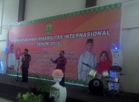 Peringati Hari Disabilitas Internasional, Lis Berikan Alat Bantu Kepada Penyandang Disabilitas Peringati Hari Disabilitas Internasional, Lis Berikan Alat Bantu Kepada Penyandang Disabilitas