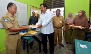 Wagub Kepri, Buka Sampul UN Di SMK N 3 Tanjungpinang Wagub Kepri, Buka Sampul UN Di SMK N 3 Tanjungpinang