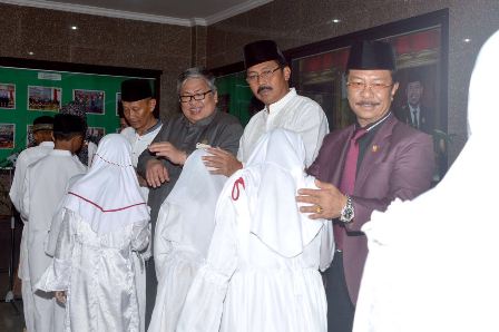 Nurdin Buka Puasa Bersama DPRD Provinsi Kepri
