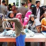 Pemko Pariaman Melalui Diskoperindag Gelar Pembagian Sembako Subsidi