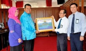 Walikota Pariaman Terima Penghargaan Dari Menteri Keuangan RI