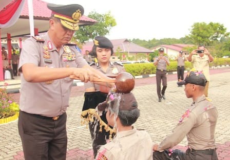 Upacara Tradisi Penyambutan Bintara Diktuk Polri TA. 2016/2017