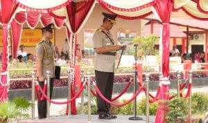 Upacara Penutupan Pendidikan Pembentukan Bintara Polri T.A 2016 / 2017 Upacara Penutupan Pendidikan Pembentukan Bintara Polri T.A 2016 / 2017