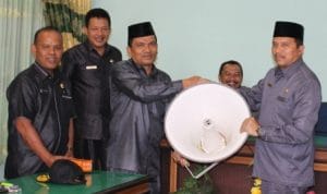 H. Helmi : “Umat Islam Tak Ubahnya Seperti Dua Tangan”