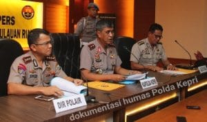 71 TKI Ilegal Diamankan Ditpolair Polda Kepri 71 TKI Ilegal Diamankan Ditpolair Polda Kepri