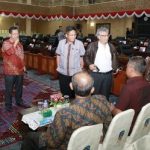 Pansus Bantuan Hukum dan Ketenagalistrikan Dibentuk Pansus Bantuan Hukum dan Ketenagalistrikan Dibentuk