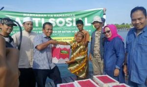 BP Batam Bagikan 100 Sembako ke Pulau – Pulau Sekitar Batam
