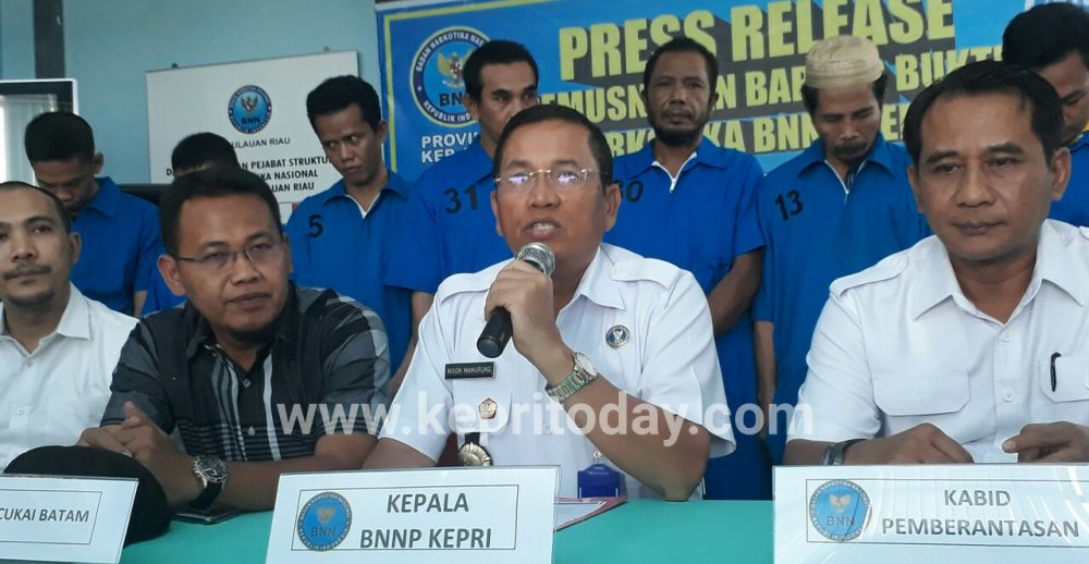 BNNP KEPRI GELAR EKSPOSE PEMUSNAHAN SABU SEBERAT 5.238 GRAM DAN GANJA KERING 1.384 GRAM BNNP KEPRI GELAR EKSPOSE PEMUSNAHAN SABU SEBERAT 5.238 GRAM DAN GANJA KERING 1.384 GRAM