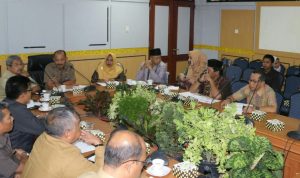 Plt. Sekda Kabupaten Bintan Sambut Rombongan DPRD Provinsi Kepri Dapil Bintan-Lingga Plt. Sekda Kabupaten Bintan Sambut Rombongan DPRD Provinsi Kepri Dapil Bintan-Lingga