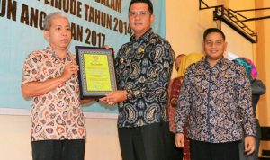 Bupati Bintan Serahkan Penghargaan Kepada 43 Para Wajib Pajak Teladan se – Kabupaten Bintan Bupati Bintan Serahkan Penghargaan Kepada 43 Para Wajib Pajak Teladan se – Kabupaten Bintan