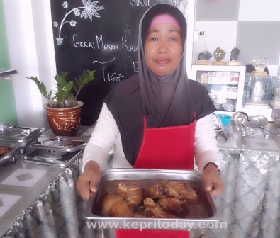 Mau Makan Khas Melayu ..? Datang Saja Ke Gerai Makan Khas Melayu “Tige Beradek”