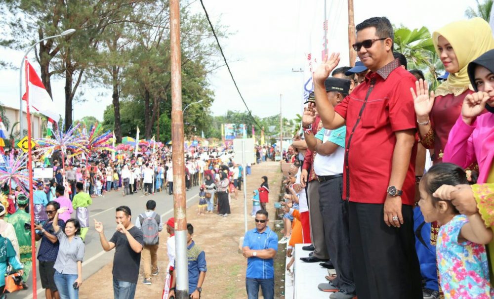 Ribuan Peserta Ikuti Karnaval HUT RI yang ke-72 di Kecamatan Bintan Timur Ribuan Peserta Ikuti Karnaval HUT RI yang ke-72 di Kecamatan Bintan Timur