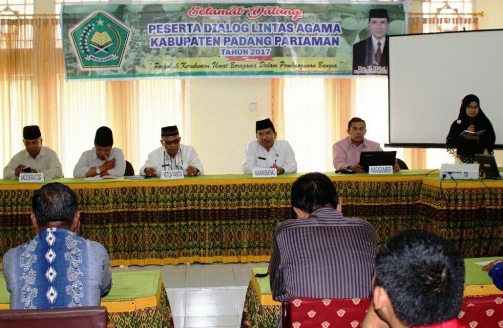 H. Helmi, Buka Secara Resmi Kegiatan Dialog Lintas Agama H. Helmi, Buka Secara Resmi Kegiatan Dialog Lintas Agama