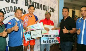Bintan Timur Sapu Bersih Juara Bola Volley Bupati Cup 2017