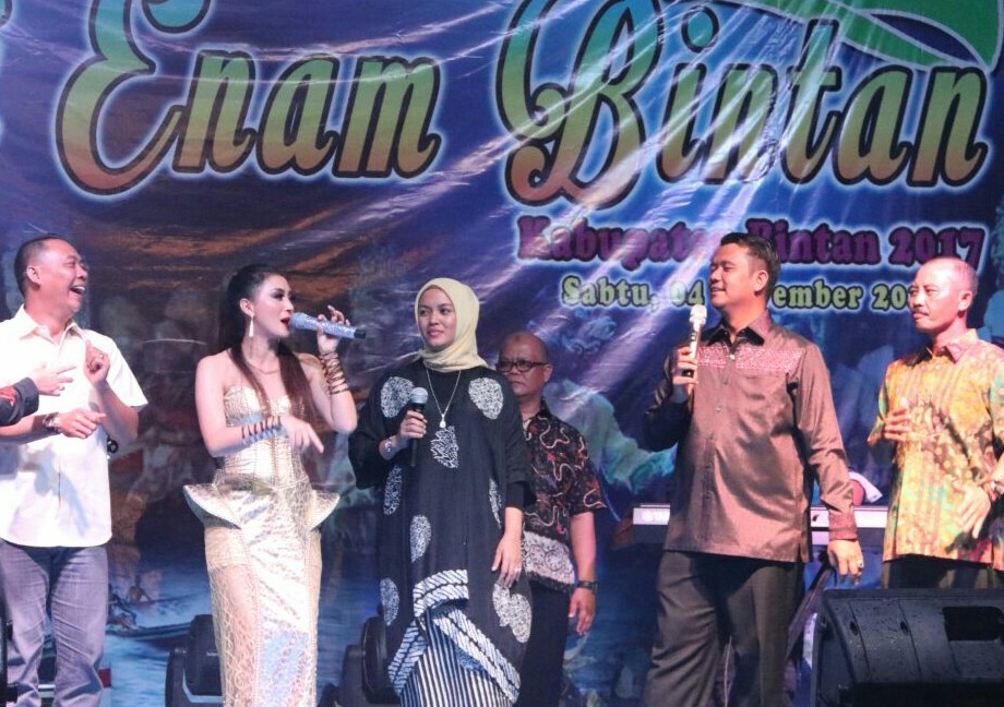 Malam Festival Sungai Enam, Dihibur Artis Dari Jakarta