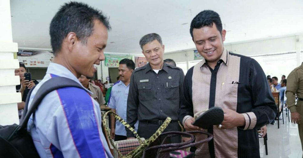 Bupati Bintan : Besaran UMK Harus Disikapi Semua Kalangan Bupati Bintan : Besaran UMK Harus Disikapi Semua Kalangan