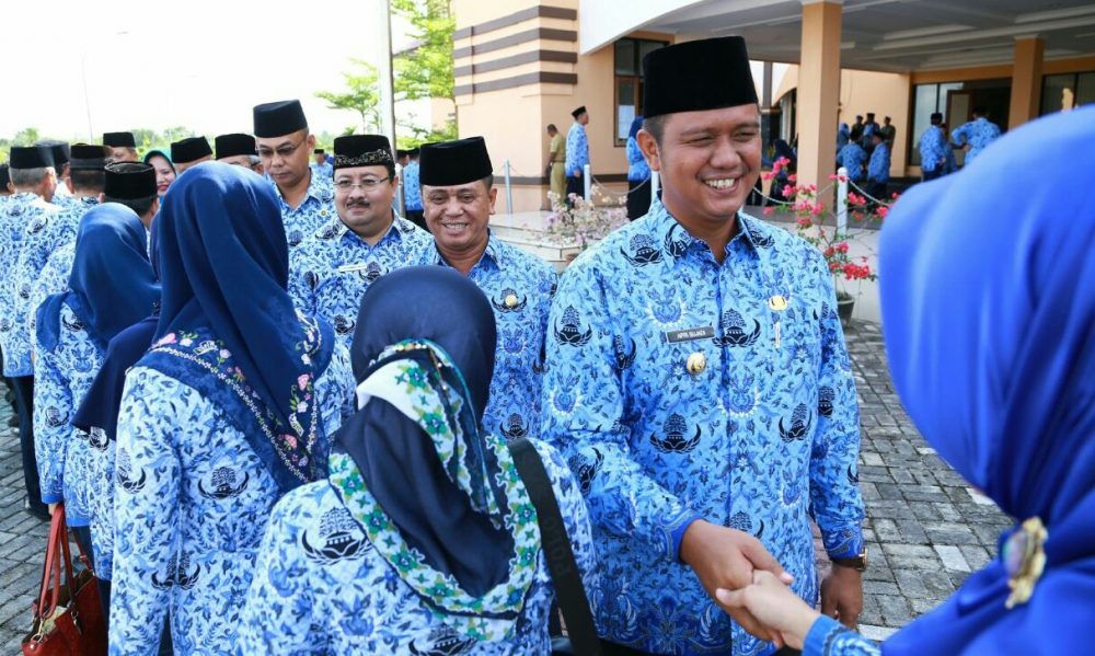 Bupati Bintan Himbau ASN Tidak Menambah Cuti Diakhir Tahun Bupati Bintan Himbau ASN Tidak Menambah Cuti Diakhir Tahun
