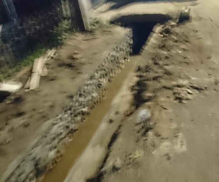 Pembangunan Drainase Dikerjakan Asal Jadi “Kontraktor Lepas Tangan”