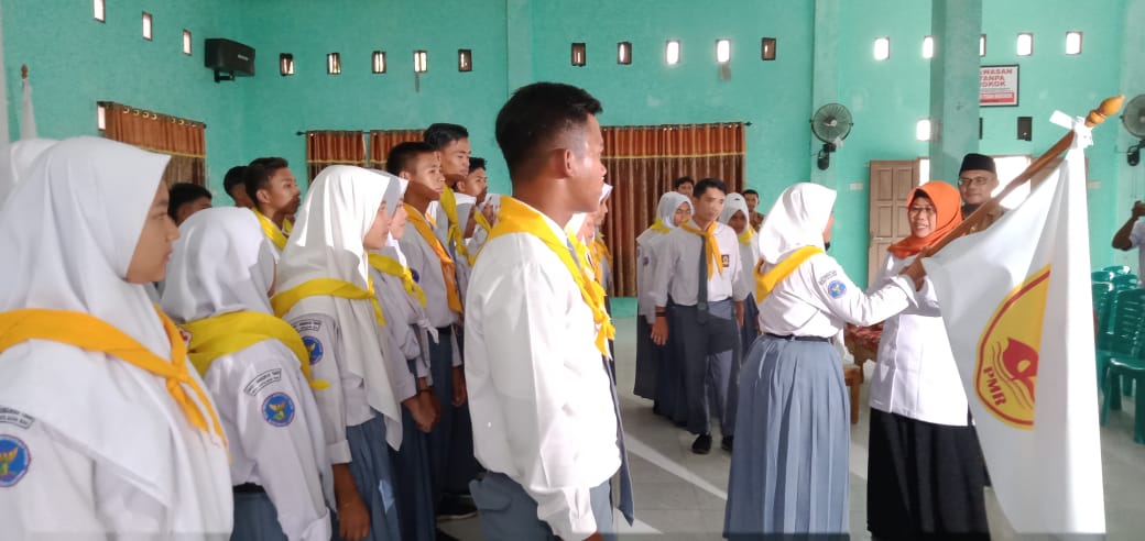 Ngesti Lantik Pengurus Baru PMR Periode 2019-2020 Ngesti Lantik Pengurus Baru PMR Periode 2019-2020