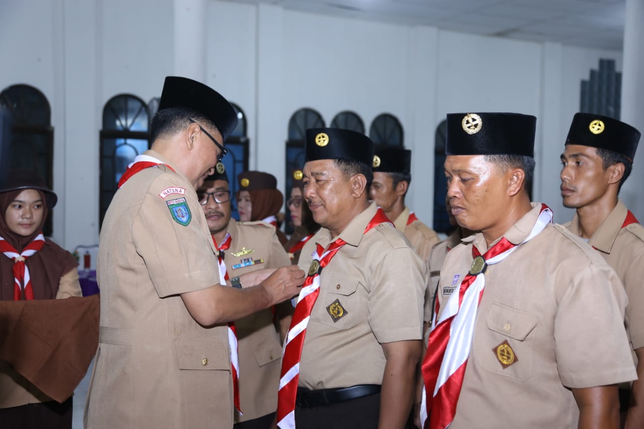 Siswandi Lantik Kwartir Gerakan Pramuka Kecamatan Pulau Laut