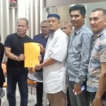 Ketua dan Anggota DPRD Natuna, Ajak Masyarakat Nelayan Temui Ketua Komisi I DPR RI Ketua dan Anggota DPRD Natuna, Ajak Masyarakat Nelayan Temui Ketua Komisi I DPR RI