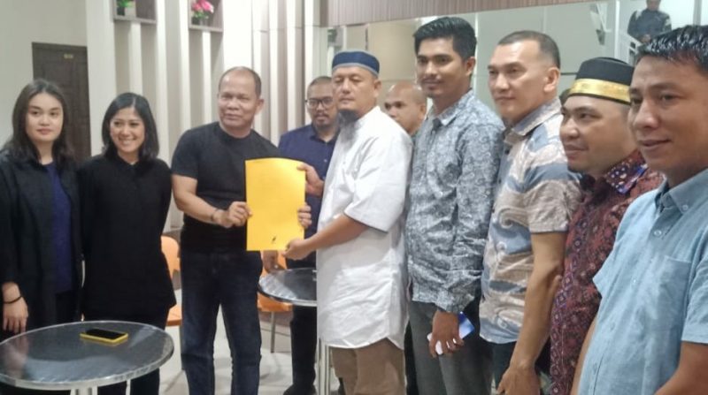 Ketua dan Anggota DPRD Natuna, Ajak Masyarakat Nelayan Temui Ketua Komisi I DPR RI Ketua dan Anggota DPRD Natuna, Ajak Masyarakat Nelayan Temui Ketua Komisi I DPR RI
