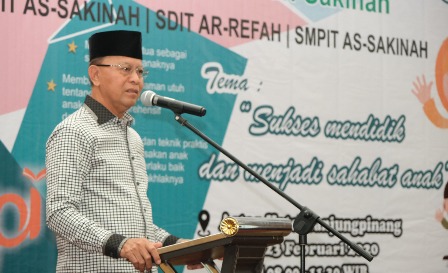 Buka Seminar Parenting, Syahrul: Peran Aktif Orang Tua Penting Buka Seminar Parenting, Syahrul: Peran Aktif Orang Tua Penting