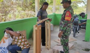 Kopda Edi Bantu Warga, Buat Stand MTQ Kecamatan Bunguran Tengah Kopda Edi Bantu Warga, Buat Stand MTQ Kecamatan Bunguran Tengah