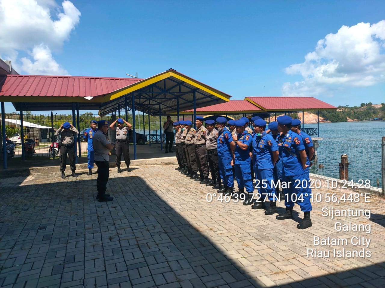Puluhan Personil Dari 3 Kapal Dit Polair Korpolairud baharkam Polri, Amankan Kunker Panglima TNI, Kapolri, dan Menteri PUPR di Pulau Galang Puluhan Personil Dari 3 Kapal Dit Polair Korpolairud baharkam Polri, Amankan Kunker Panglima TNI, Kapolri, dan Menteri PUPR di Pulau Galang