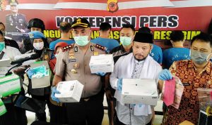 Polres Cianjur Polda Jabar Ungkap Kasus Pencurian Masker di RSUD Pagelaran Polres Cianjur Polda Jabar Ungkap Kasus Pencurian Masker di RSUD Pagelaran