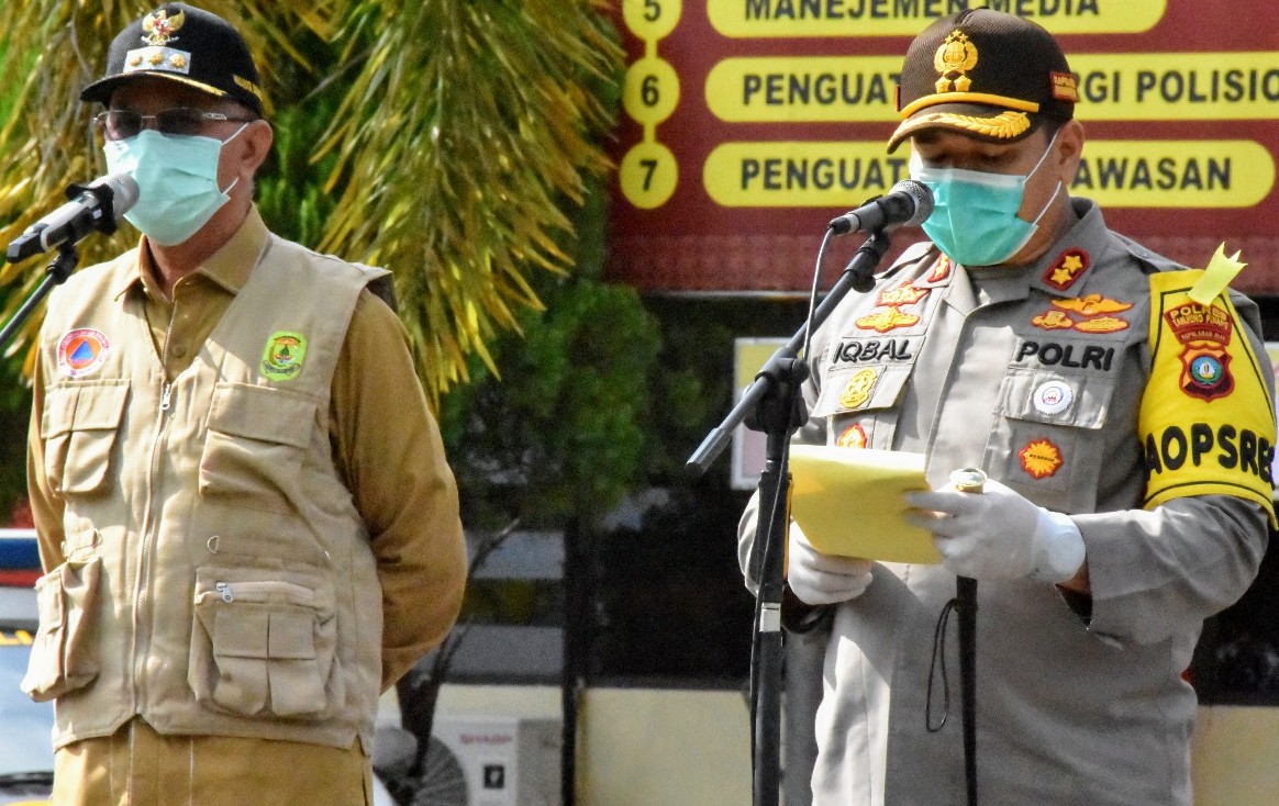 Digelar Serentak di Indonesia, Polres, TNI, Pemko Serta Stakeholder Semprotkan Cairan Disinfektan