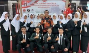 Kadisdik Hadiri Kegiatan Gerakan Mahasiswa Nasional Kepri Kadisdik Hadiri Kegiatan Gerakan Mahasiswa Nasional Kepri