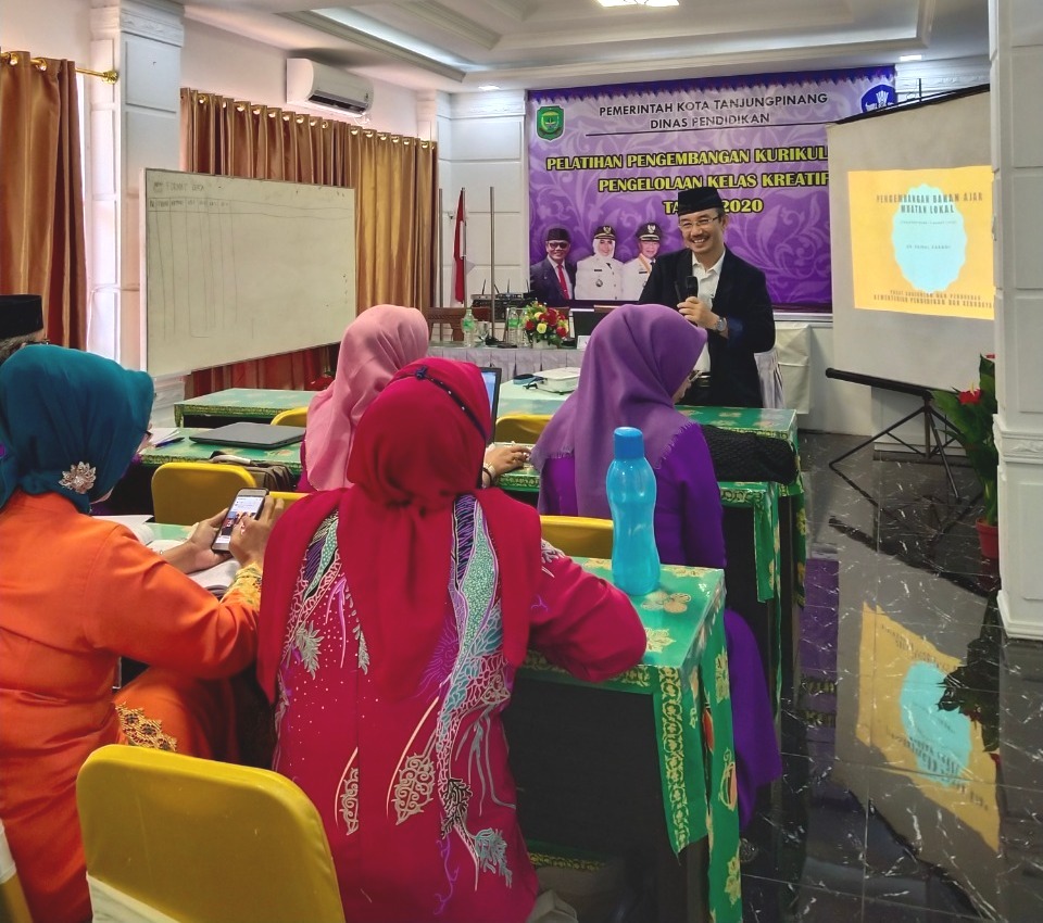 Disdik Kota Tanjungpinang Gelar Kegiatan Pelatihan Pengembangan Kurikulum dan Pengelolaan Kelas Kreatif Disdik Kota Tanjungpinang Gelar Kegiatan Pelatihan Pengembangan Kurikulum dan Pengelolaan Kelas Kreatif